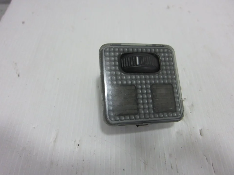 Foto de LUZ INTERIOR PEUGEOT PARTNER TEPEE 1.6 (90 CV / 66 KW) referencia 9607449080