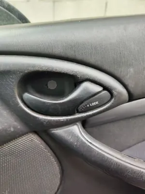 Foto de MANETA INTERIOR DELANTERA DERECHA FORD FOCUS BERLINA (CAK) 1.6 16V CAT (101 CV / 74 KW)
