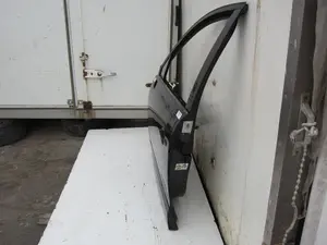 Foto de PUERTA DELANTERA IZQUIERDA RENAULT SCENIC III (JZ) 1.6 dCi Diesel FAP (131 CV / 96 KW) foto 11
