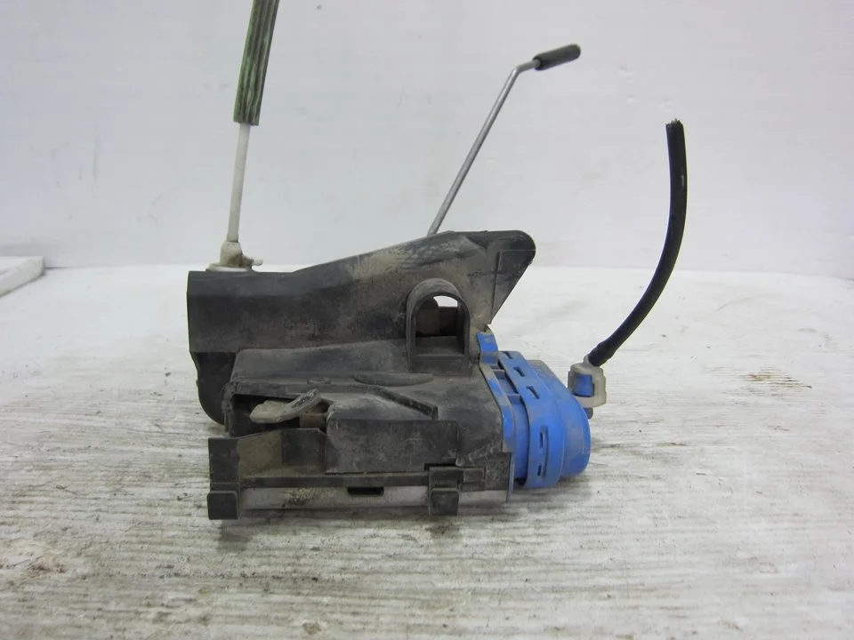 Foto de CERRADURA PUERTA TRASERA IZQUIERDA AUDI A3 (8L) 1.9 TDI (110 CV / 81 KW) referencia 400185