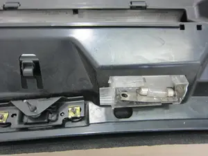 Foto de GUANTERA BMW SERIE X5 (E53) 3.0 24V CAT (231 CV / 170 KW) referencia 51168408845 foto 2