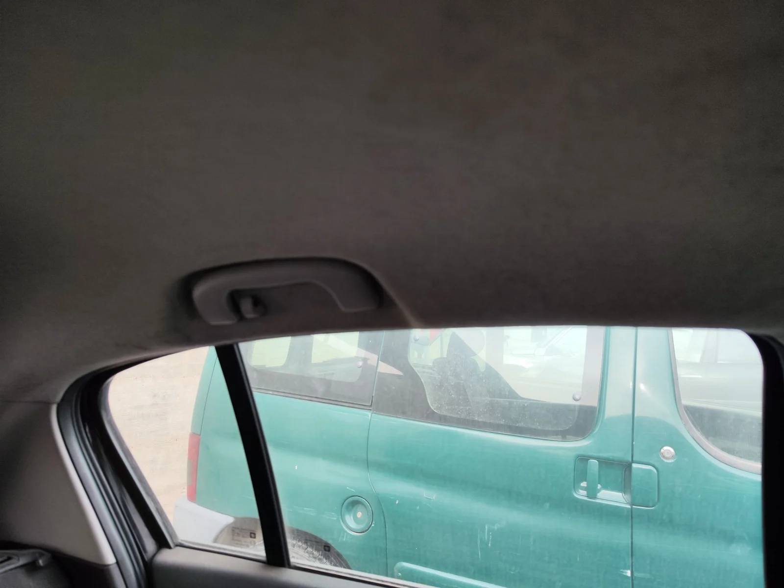 Foto de ASIDERO TECHO TRASERO IZQUIERDO OPEL CORSA D 1.3 16V CDTI (75 CV / 55 KW)
