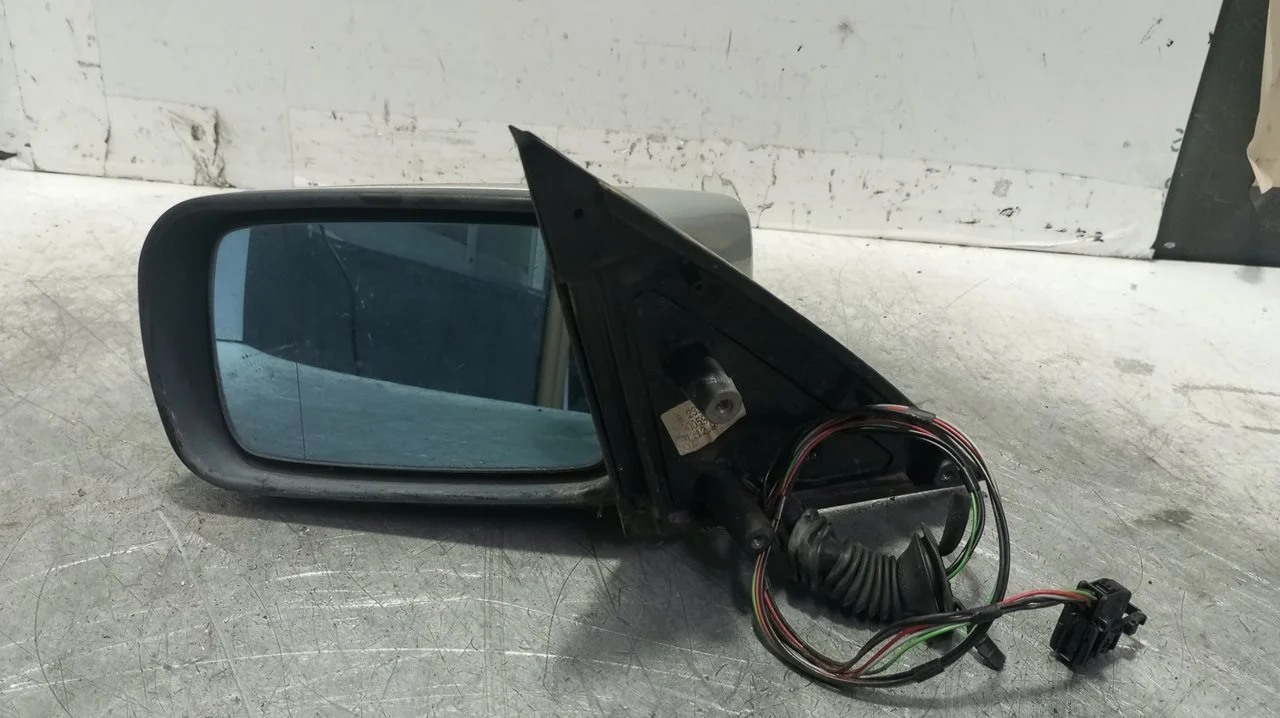 Foto de RETROVISOR IZQUIERDO BMW SERIE 5 BERLINA (E39) 2.5 Turbodiesel CAT (143 CV / 105 KW) referencia 32289L