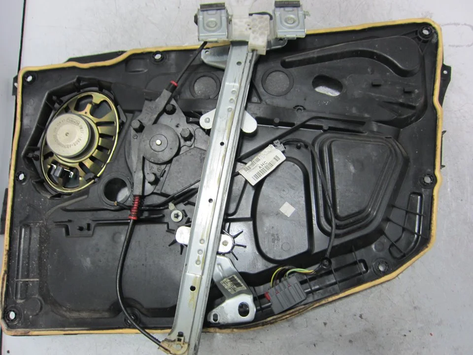 Foto de ELEVALUNAS DELANTERO IZQUIERDO FORD FIESTA (CBK) 1.3 CAT (69 CV / 51 KW) referencia 2S61A045H17A