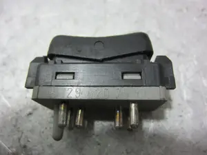 Foto de INTERRUPTOR MERCEDES-BENZ CLASE 124 (BM 124) BERLINA 3.0 CAT (180 CV / 132 KW) referencia 1298207510 foto 4