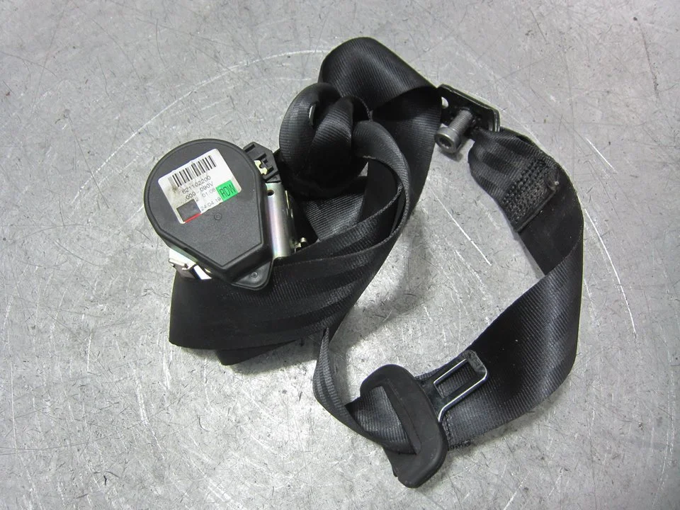 Foto de CINTURON SEGURIDAD TRASERO DERECHO VOLKSWAGEN GOLF VII BERLINA (BQ1/BE2) 1.6 TDI (116 CV / 85 KW) referencia 621102200