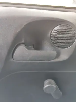 Foto de MANETA INTERIOR TRASERA IZQUIERDA OPEL ZAFIRA A 1.6 16V (101 CV / 74 KW)