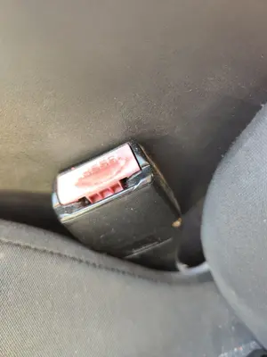 Foto de PRETENSOR AIRBAG IZQUIERDO RENAULT MEGANE II BERLINA 5P 1.5 dCi Diesel (101 CV / 74 KW)