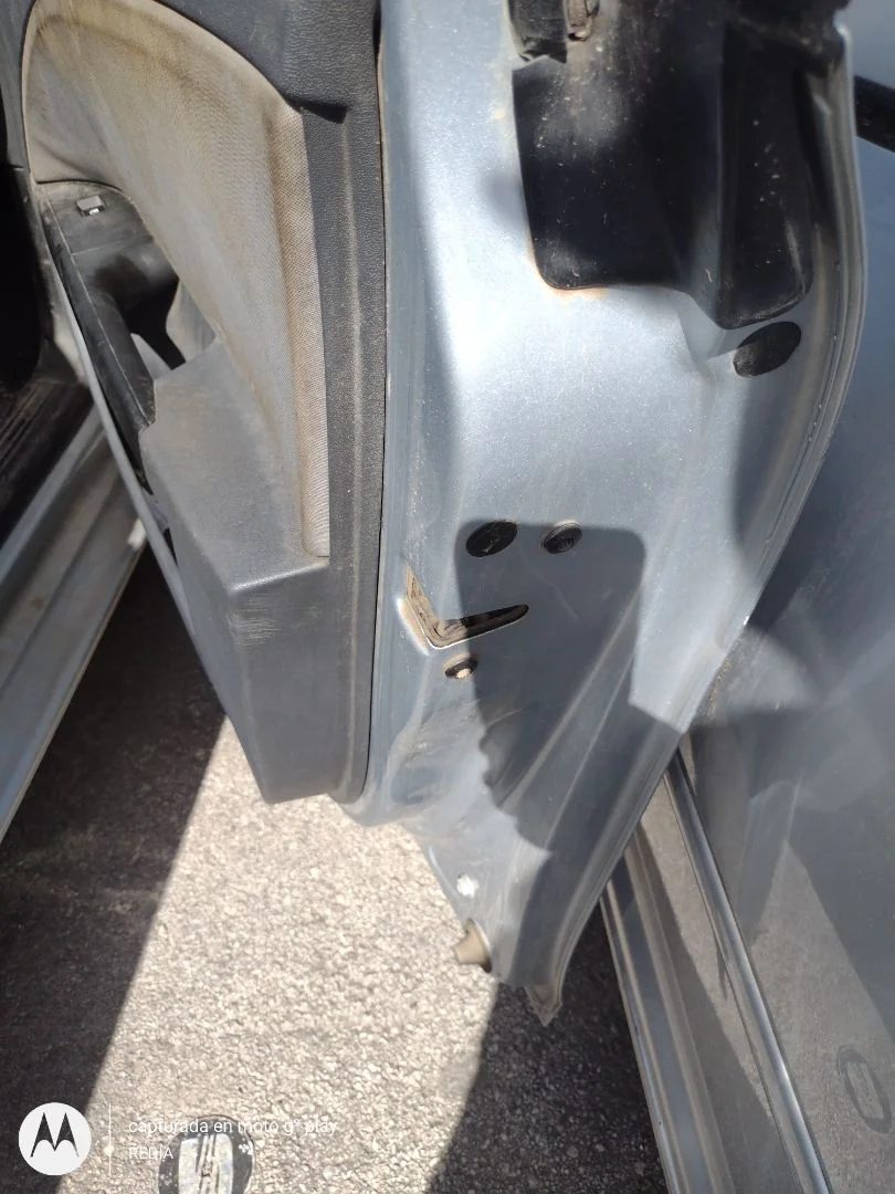 Foto de CERRADURA PUERTA DELANTERA DERECHA SEAT LEON (1P1) 1.9 TDI (105 CV / 77 KW) referencia 1P1837016