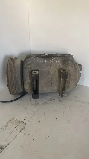 Foto de COMPRESOR AIRE ACONDICIONADO AUDI A4 AVANT (B5) referencia 8D0260805D foto 7
