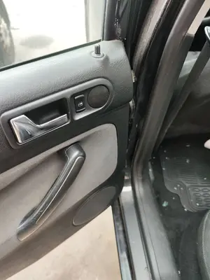 Foto de ELEVALUNAS TRASERO IZQUIERDO VOLKSWAGEN BORA BERLINA (1J2)(1998) 1.9 TDI (110 CV / 81 KW)