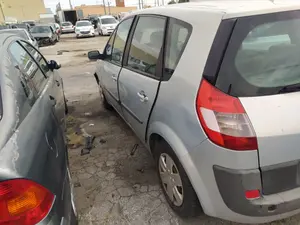 Foto de PARAGOLPES TRASERO RENAULT SCENIC II (JM) 1.5 dCi Diesel (101 CV / 74 KW) referencia 7701474785 foto 4