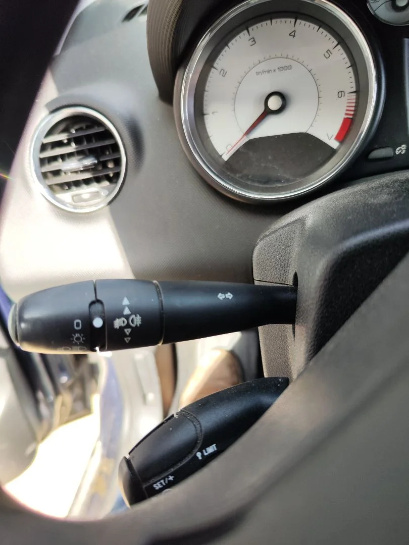 Foto de MANDO MULTIFUNCION PEUGEOT 308 1.6 16V (120 CV / 88 KW)