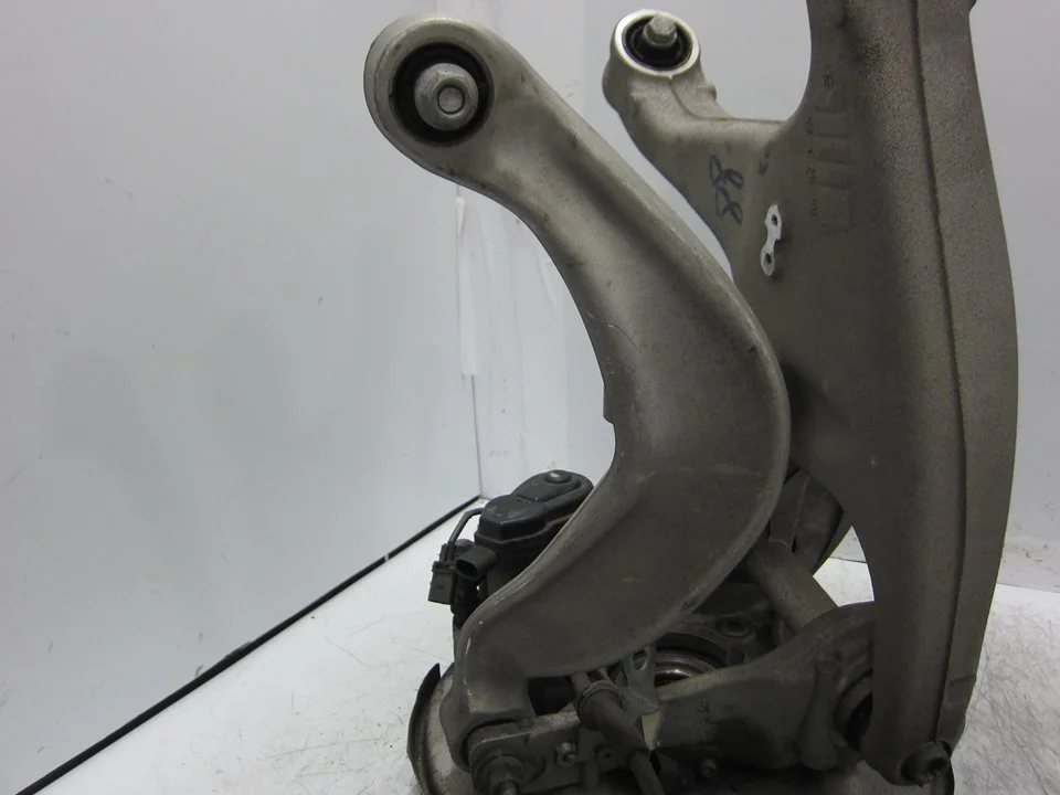 Foto de BRAZO SUSPENSION SUPERIOR TRASERO IZQUIERDO PORSCHE MACAN (95BA) referencia 8K0505323H