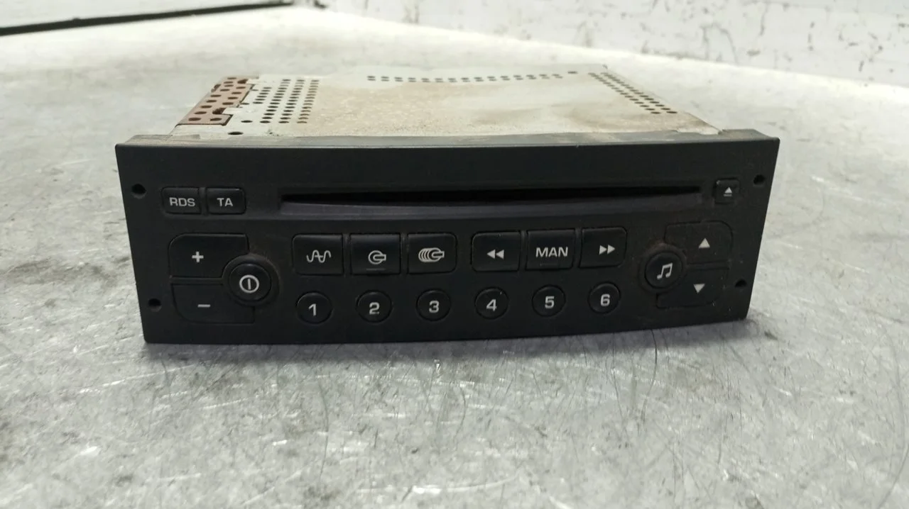 Foto de SISTEMA AUDIO / RADIO CD PEUGEOT 307 BREAK / SW (S1)(04.2002) 2.0 HDi CAT (90 CV / 66 KW) referencia 96489417XT