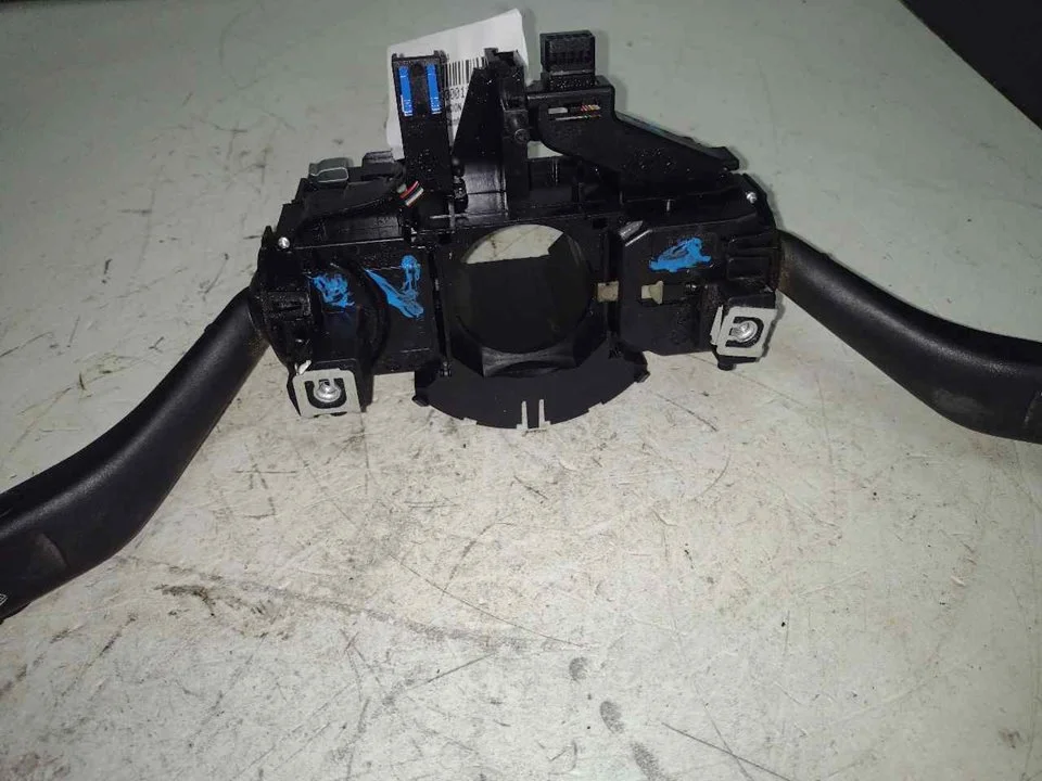 Foto de MANDO MULTIFUNCION SEAT LEON (1P1) 1.9 TDI (105 CV / 77 KW) referencia 1K0953513