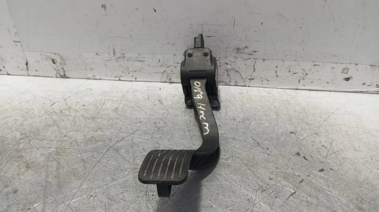 Foto de POTENCIOMETRO PEDAL PEUGEOT 5008 1.6 HDi FAP (112 CV / 82 KW) referencia 9671416880