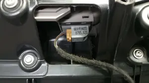 Foto de MANDO ELEVALUNAS DELANTERO DERECHO AUDI A4 AVANT (8E) 1.9 TDI (116 CV / 85 KW) referencia 8E0959855 foto 2