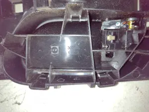 Foto de MANETA INTERIOR TRASERA DERECHA CITROEN C4 PICASSO 1.6 16V HDi FAP (109 CV / 80 KW) referencia 303965 foto 2