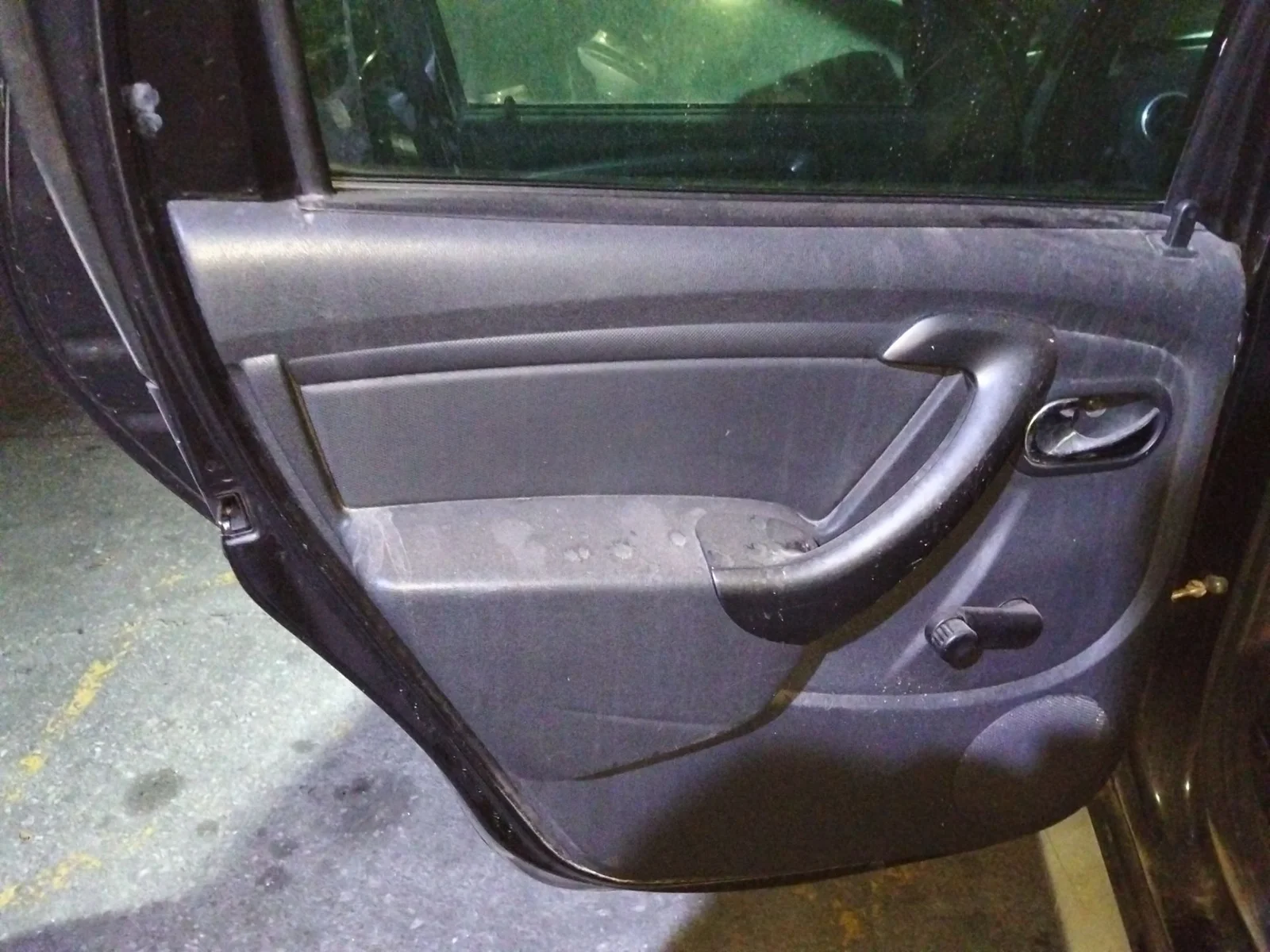 Foto de GUARNECIDO PUERTA TRASERA IZQUIERDA DACIA DUSTER I 1.2 16V TCE CAT (125 CV / 92 KW) referencia 829A10155R
