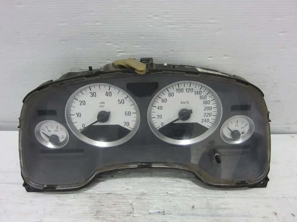 Foto de CUADRO INSTRUMENTOS OPEL ASTRA G COUPE 1.8 16V (125 CV / 92 KW) referencia 24459712XQ