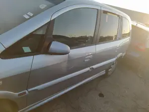 Foto de LUNA DELANTERA IZQUIERDA OPEL ZAFIRA A 2.0 DTI (101 CV / 74 KW) referencia 90579659