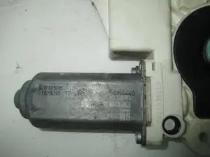 Foto de MOTOR ELEVALUNAS TRASERO IZQUIERDO OPEL VECTRA C BERLINA 1.9 16V CDTI CAT (Z 19 DTH / LRD) (150 CV / 110 KW) referencia 0536007702 foto 8