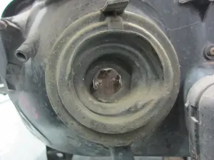 Foto de FARO DERECHO RENAULT CLIO II FASE I (B/CB0) 1.2 (58 CV / 43 KW) referencia 084240 foto 8
