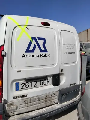 Foto de PORTON TRASERO RENAULT KANGOO I (F/KC0) 1.9 dCi Diesel CAT (84 CV / 62 KW)
