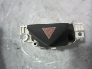 Foto de WARNING FORD FOCUS FAMILIAR (CAK) 1.8 16V CAT (116 CV / 85 KW) referencia 2M5T13A350AA foto 1