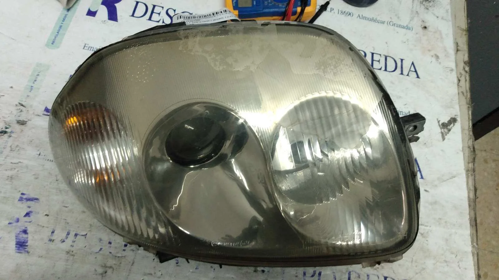 Foto de FARO DERECHO RENAULT CLIO II FASE I (B/CB0) 1.4 16V (98 CV / 72 KW) referencia 085511136R
