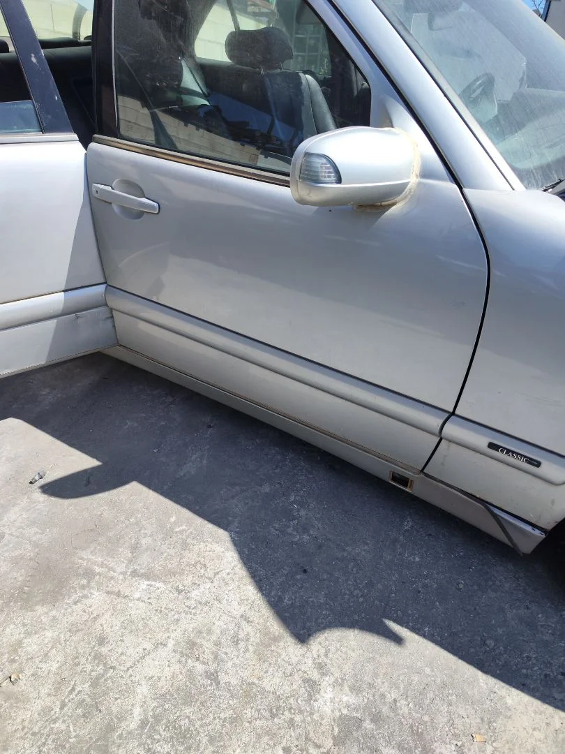 Foto de PUERTA DELANTERA DERECHA MERCEDES-BENZ CLASE E (BM 210) BERLINA 2.2 CDI CAT (143 CV / 105 KW) referencia A210720160528