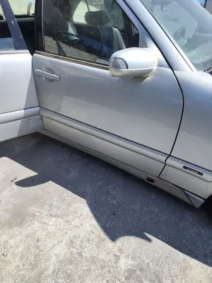 Foto de PUERTA DELANTERA DERECHA MERCEDES-BENZ CLASE E (BM 210) BERLINA 2.2 CDI CAT (143 CV / 105 KW) referencia A210720160528