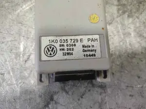 Foto de MODULO ELECTRONICO VOLKSWAGEN TOURAN (1T1) 1.9 TDI (105 CV / 77 KW) referencia 1K0035729E foto 4