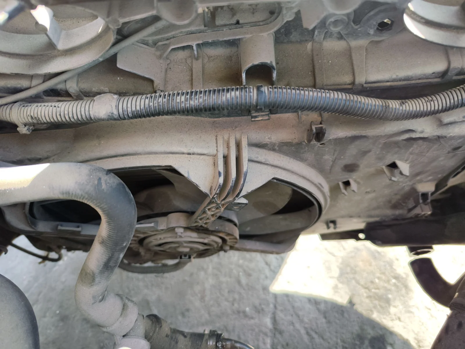 Foto de RADIADOR AGUA FIAT GRANDE PUNTO (199) 1.4 (95 CV / 70 KW) referencia 0052233982