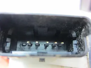 Foto de CERRADURA PUERTA TRASERA DERECHA PEUGEOT 208 1.4 HDi FAP (68 CV / 50 KW) referencia 9688080780 foto 5