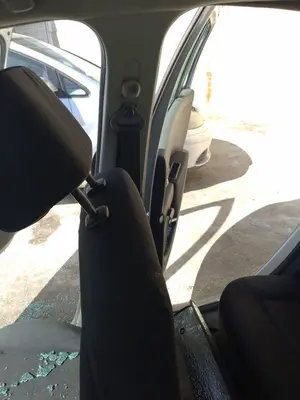 Foto de CINTURON SEGURIDAD DELANTERO DERECHO RENAULT CLIO III 1.4 16V (98 CV / 72 KW)