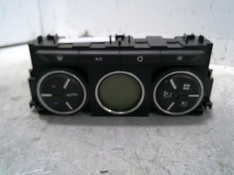 Foto de MANDO CALEFACCION / AIRE ACONDICIONADO CITROEN C3 1.4 HDi (68 CV / 50 KW) referencia 96831720XT