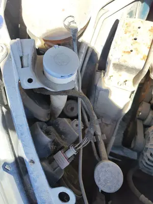 Foto de DEPOSITO LIMPIA PEUGEOT 307 BERLINA (S2) 1.4 16V CAT (KFU / ET3J4) (88 CV / 65 KW)