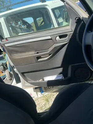 Foto de GUARNECIDO PUERTA DELANTERA IZQUIERDA OPEL MERIVA 1.6 16V (101 CV / 74 KW) referencia 13123539
