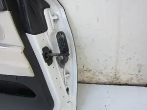 Foto de PUERTA TRASERA IZQUIERDA BMW SERIE 5 GRAN TURISMO (F07) 3.0 24V Turbo (306 CV / 225 KW) foto 13