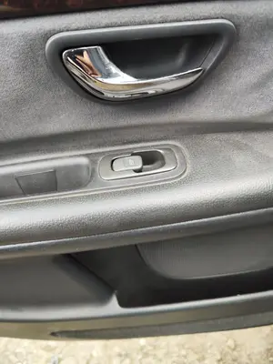 Foto de MANETA INTERIOR TRASERA IZQUIERDA VOLVO S80 BERLINA 2.4 CAT (140 CV / 103 KW)