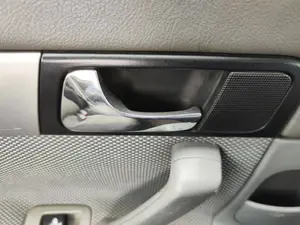 Foto de MANETA INTERIOR TRASERA IZQUIERDA CHEVROLET LACETTI 1.6 CAT (109 CV / 80 KW) referencia 96852913