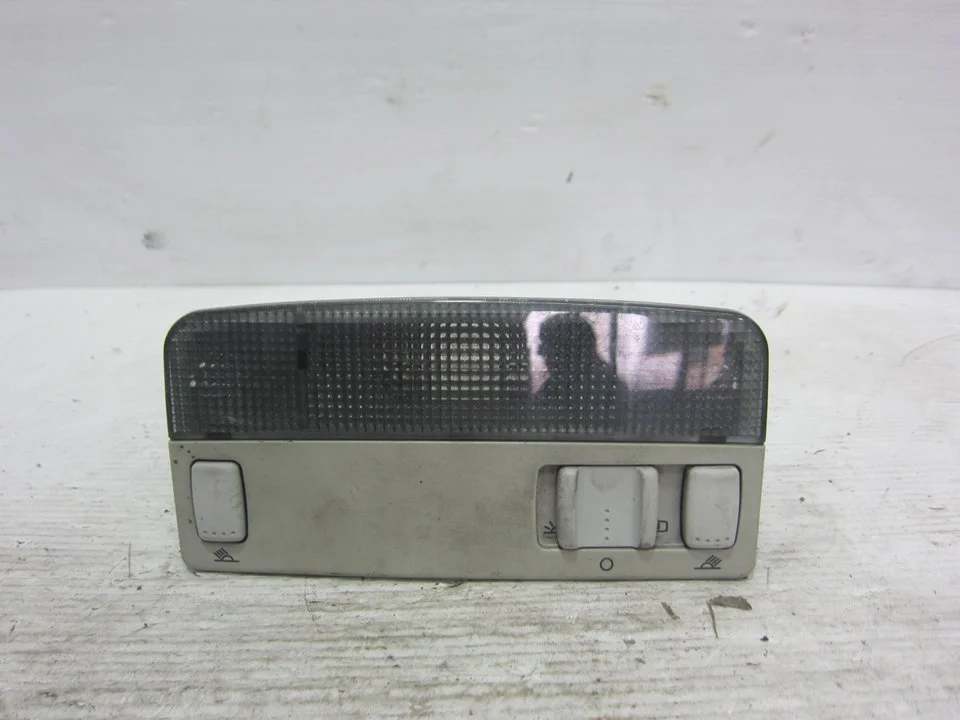 Foto de LUZ INTERIOR SEAT TOLEDO (1M2) 1.9 TDI (90 CV / 66 KW) referencia 3B0947105C
