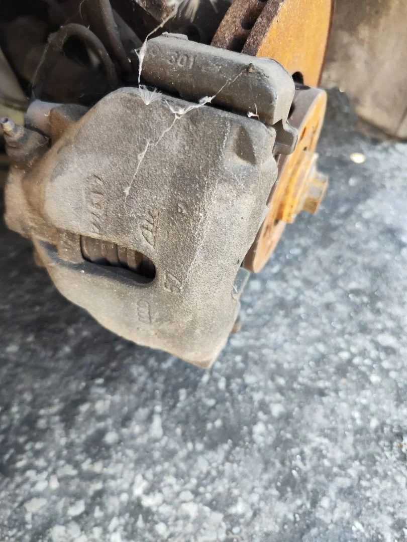 Foto de PINZA DE FRENO DELANTERA DERECHA AUDI A6 BERLINA (4B2) 2.5 V6 24V TDI (150 CV / 110 KW)