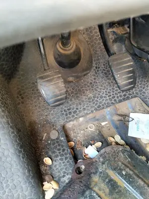 Foto de PEDAL EMBRAGUE RENAULT TRAFIC II COMBI 1.9 Diesel (101 CV / 74 KW)