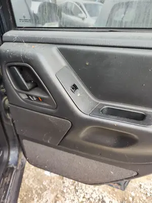 Foto de ELEVALUNAS TRASERO DERECHO JEEP GRAND CHEROKEE (WJ/WG) 4.0 CAT (190 CV / 140 KW)