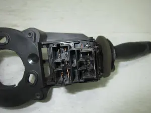 Foto de MANDO MULTIFUNCION CITROEN SAXO 1.5 Diesel (57 CV / 42 KW) referencia 96236416ZL foto 6
