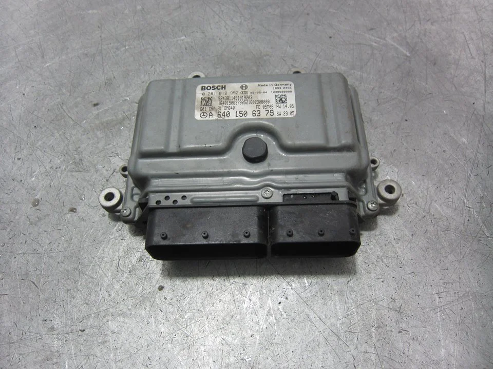 Foto de CENTRALITA MOTOR UCE MERCEDES-BENZ CLASE A (BM 169) 2.0 CDI CAT (82 CV / 60 KW) referencia A6401506379