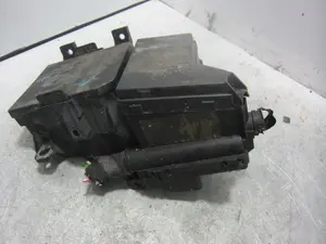 Foto de CAJA RELES / FUSIBLES NISSAN QASHQAI (J10) 2.0 16V CAT (141 CV / 104 KW) foto 2